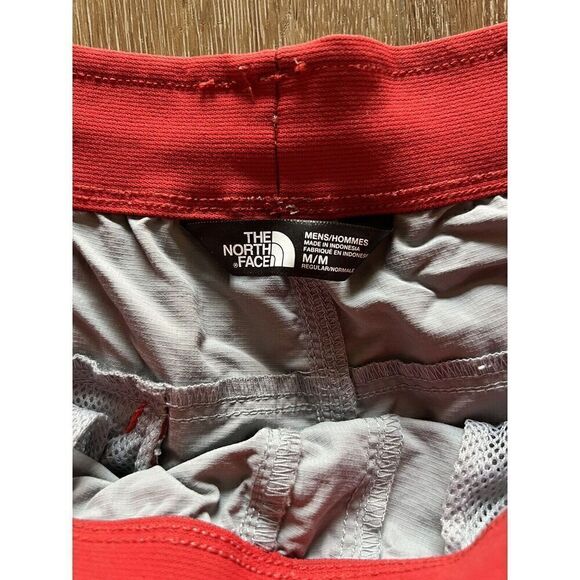 The North Face Mens Lightweight Nylon Drawstring Shorts size Medium Grey/Red - Picture 3 of 3